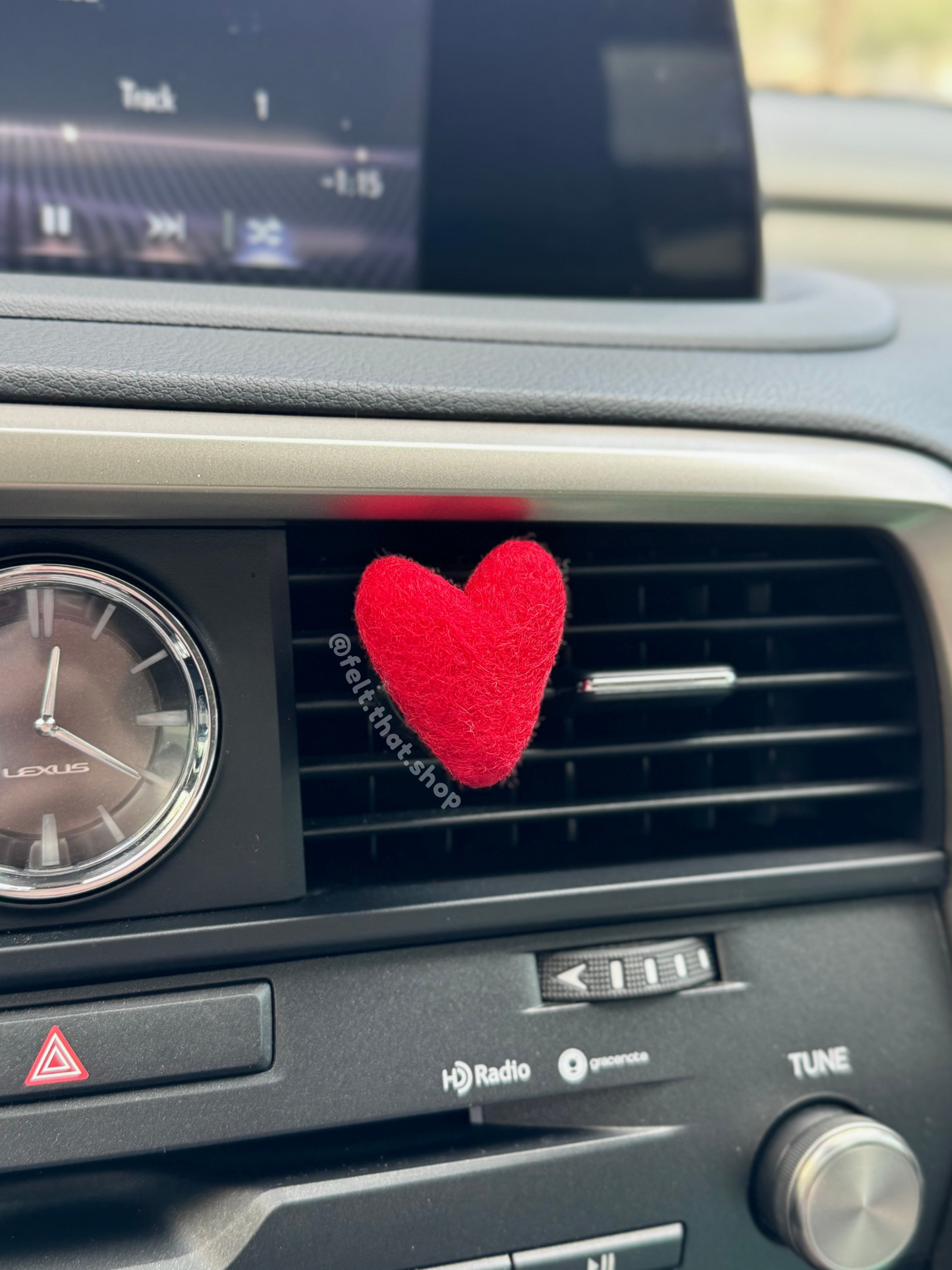 Heart Vent Clip