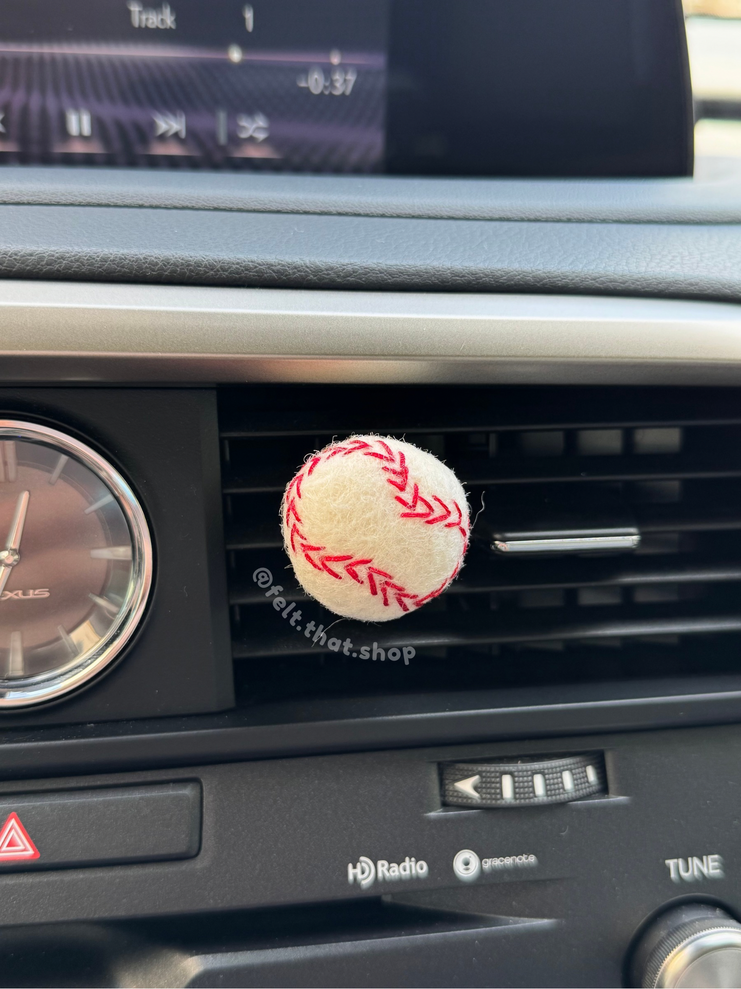 Sports Vent Clip