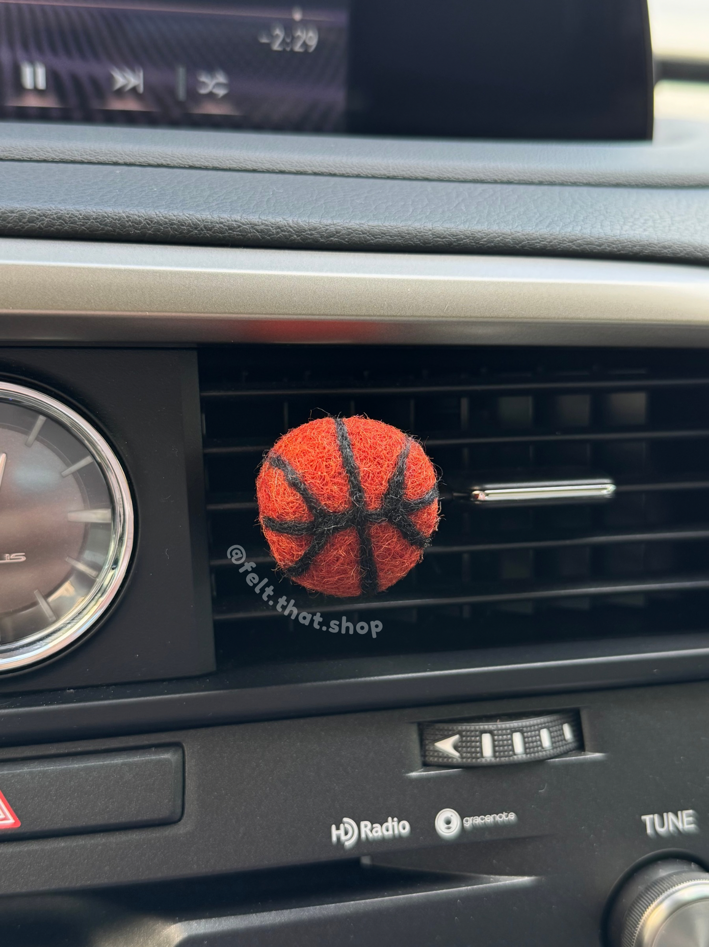 Sports Vent Clip