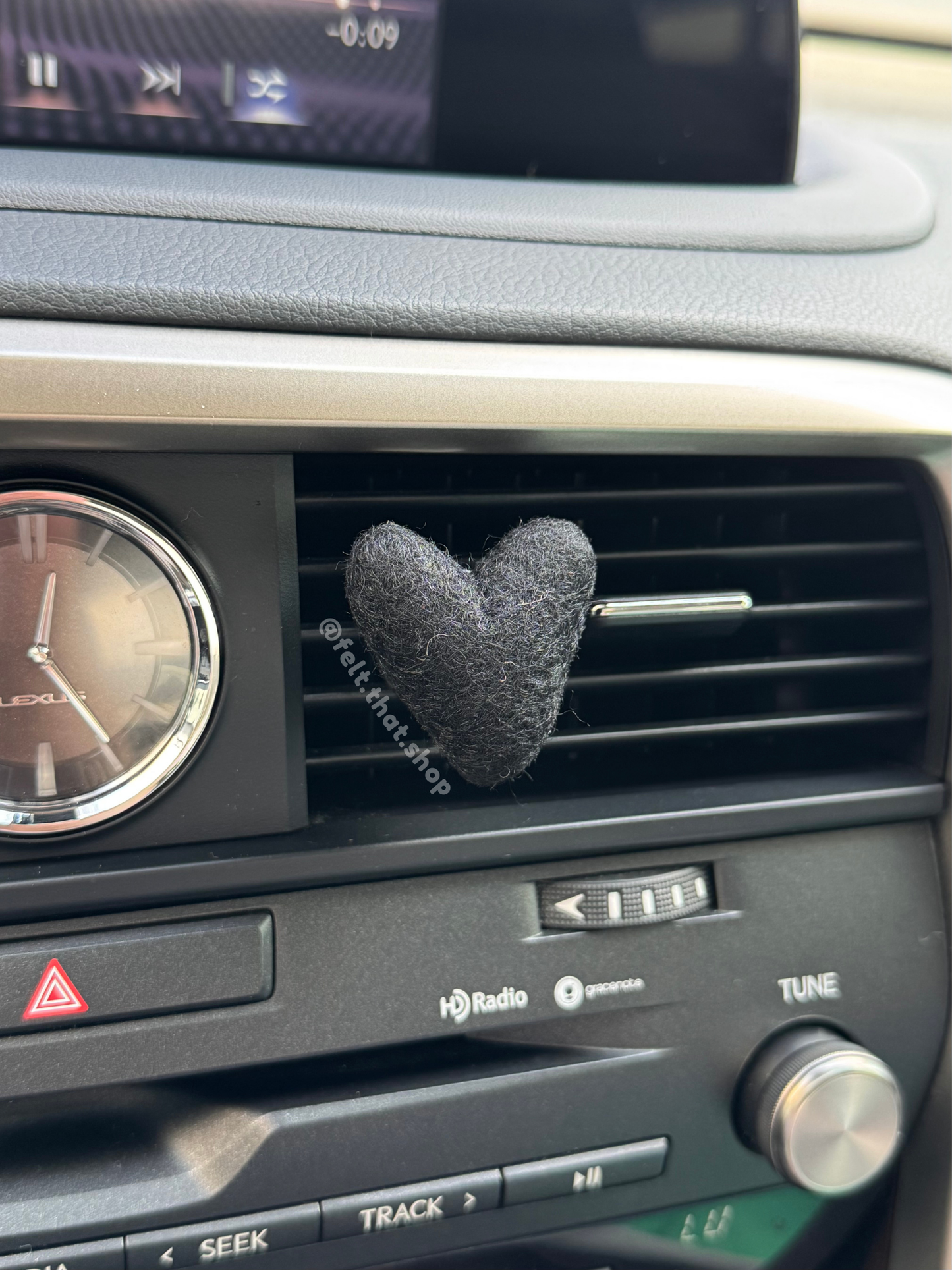 Heart Vent Clip