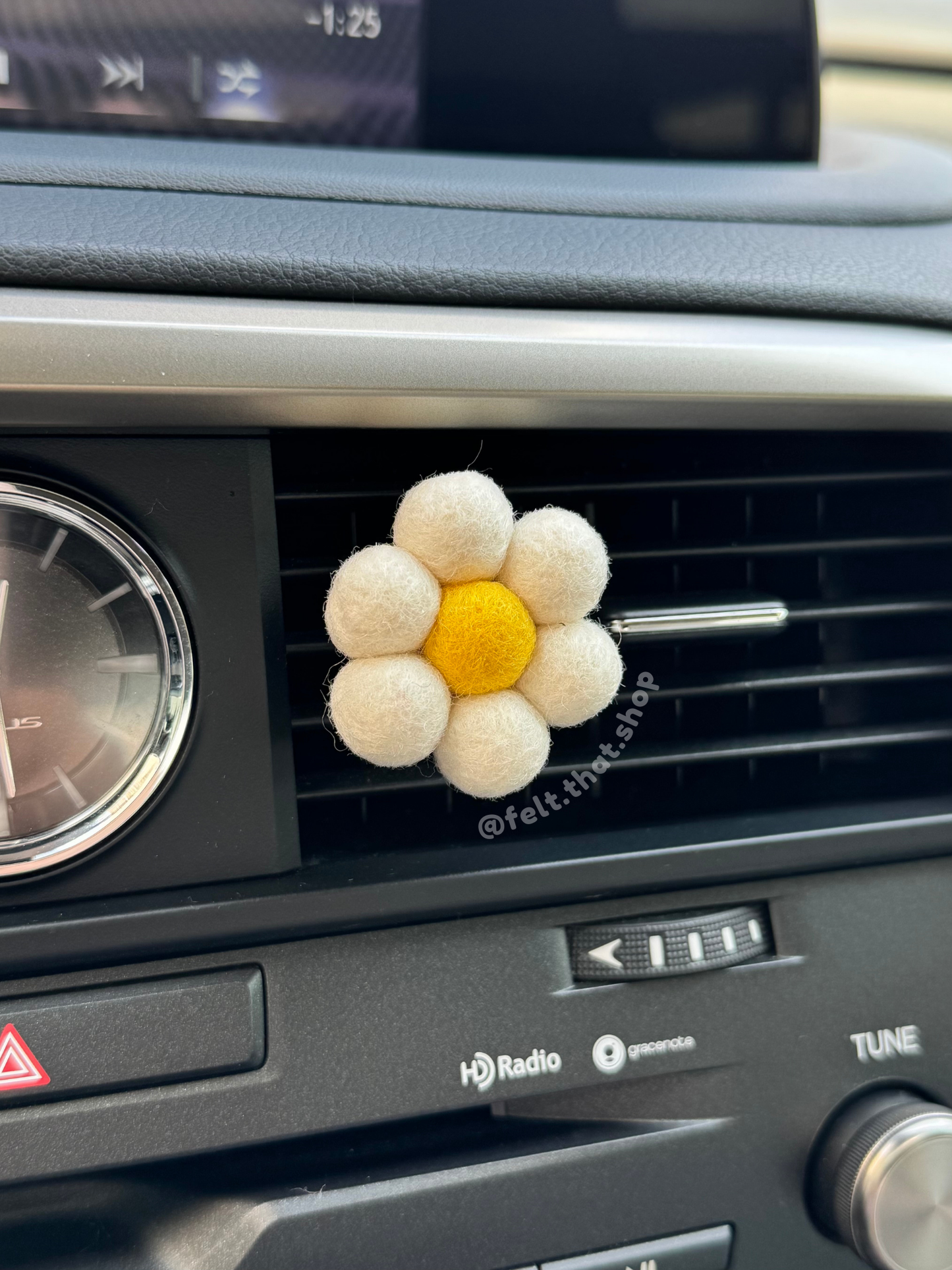 Flower Vent Clip