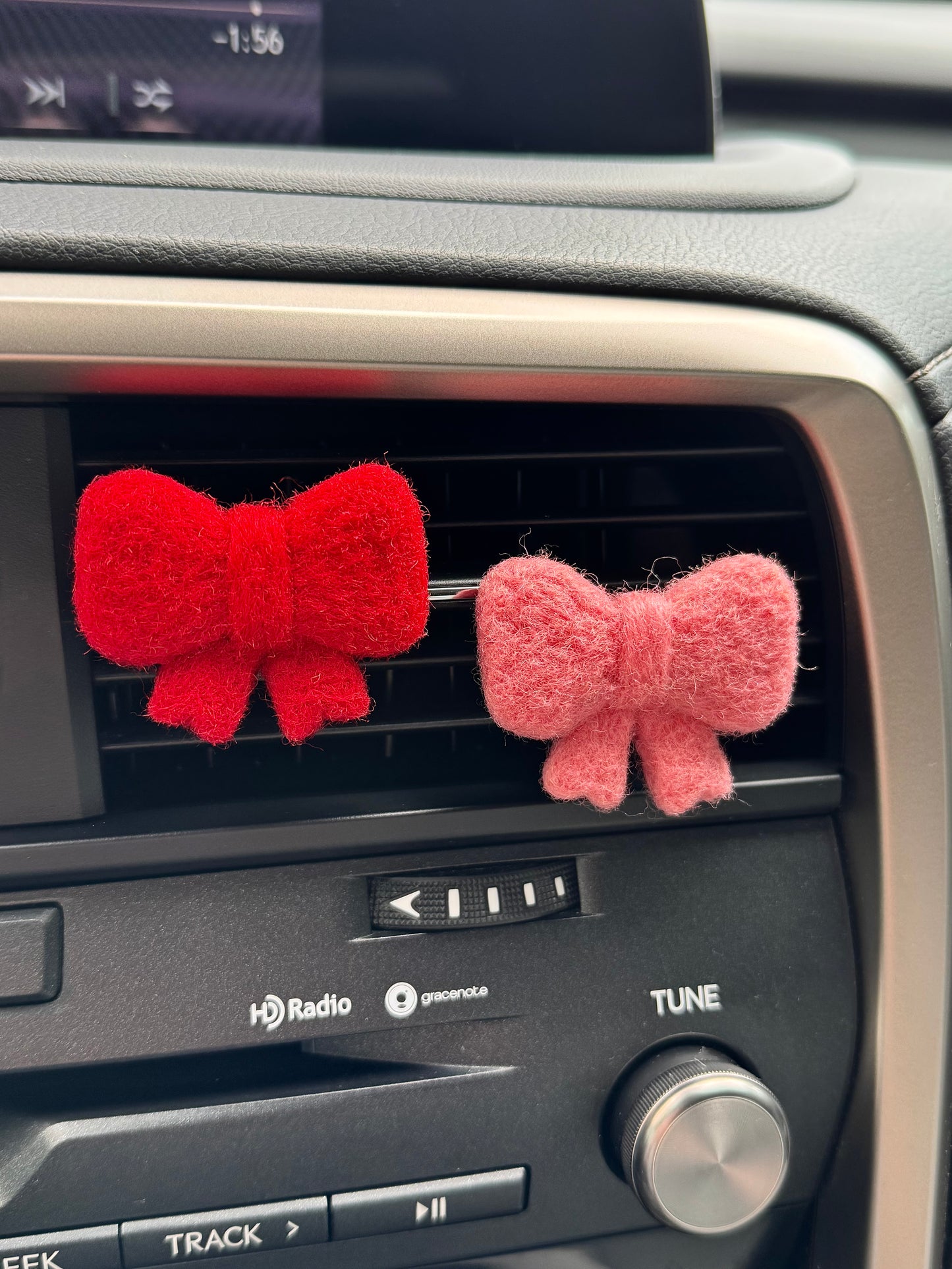Bow Vent Clip